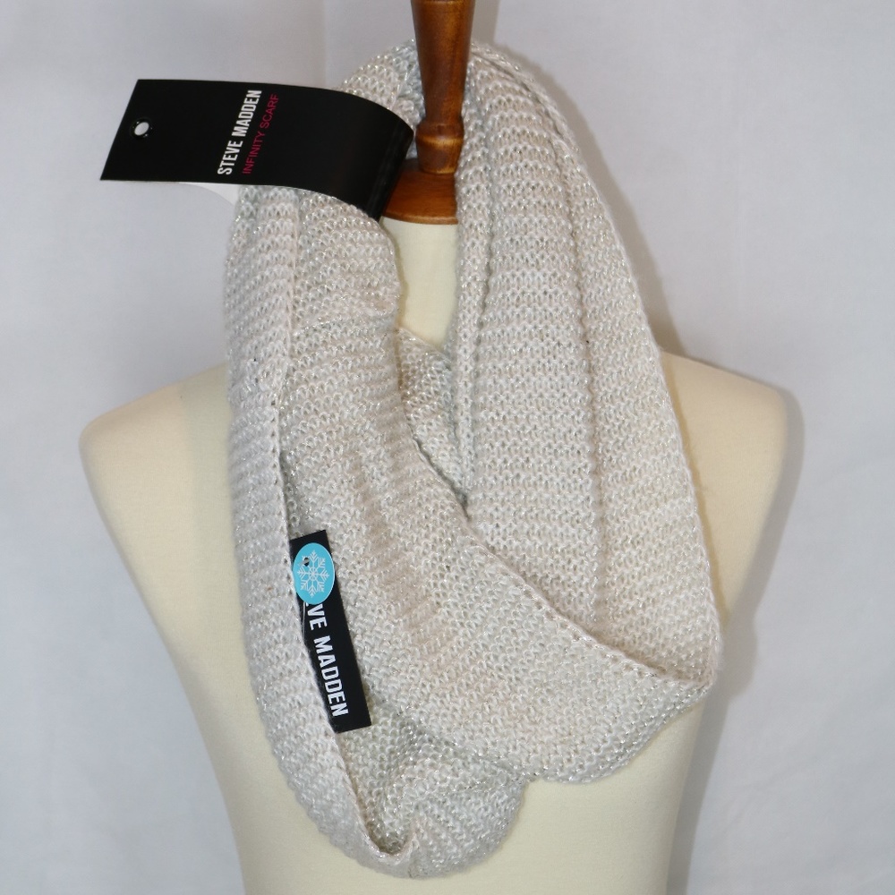 NWT STEVEN MADDEN Infinity Scarf